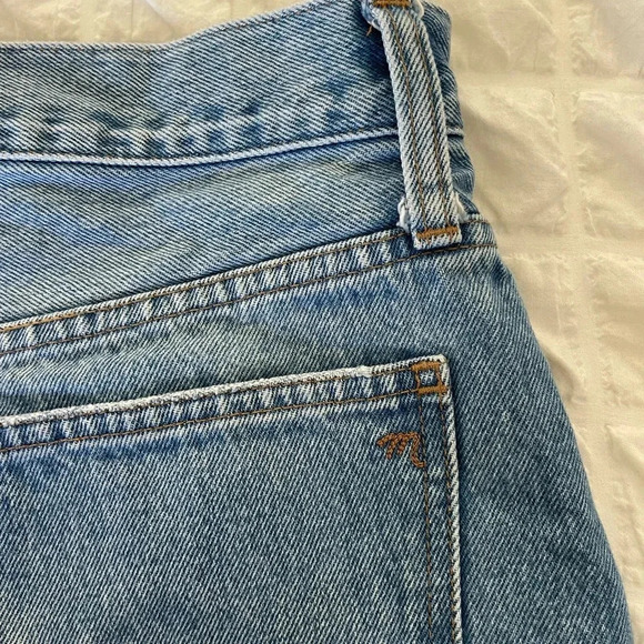 Madewell curvy relaxed denim shorts - Picture 9 of 10